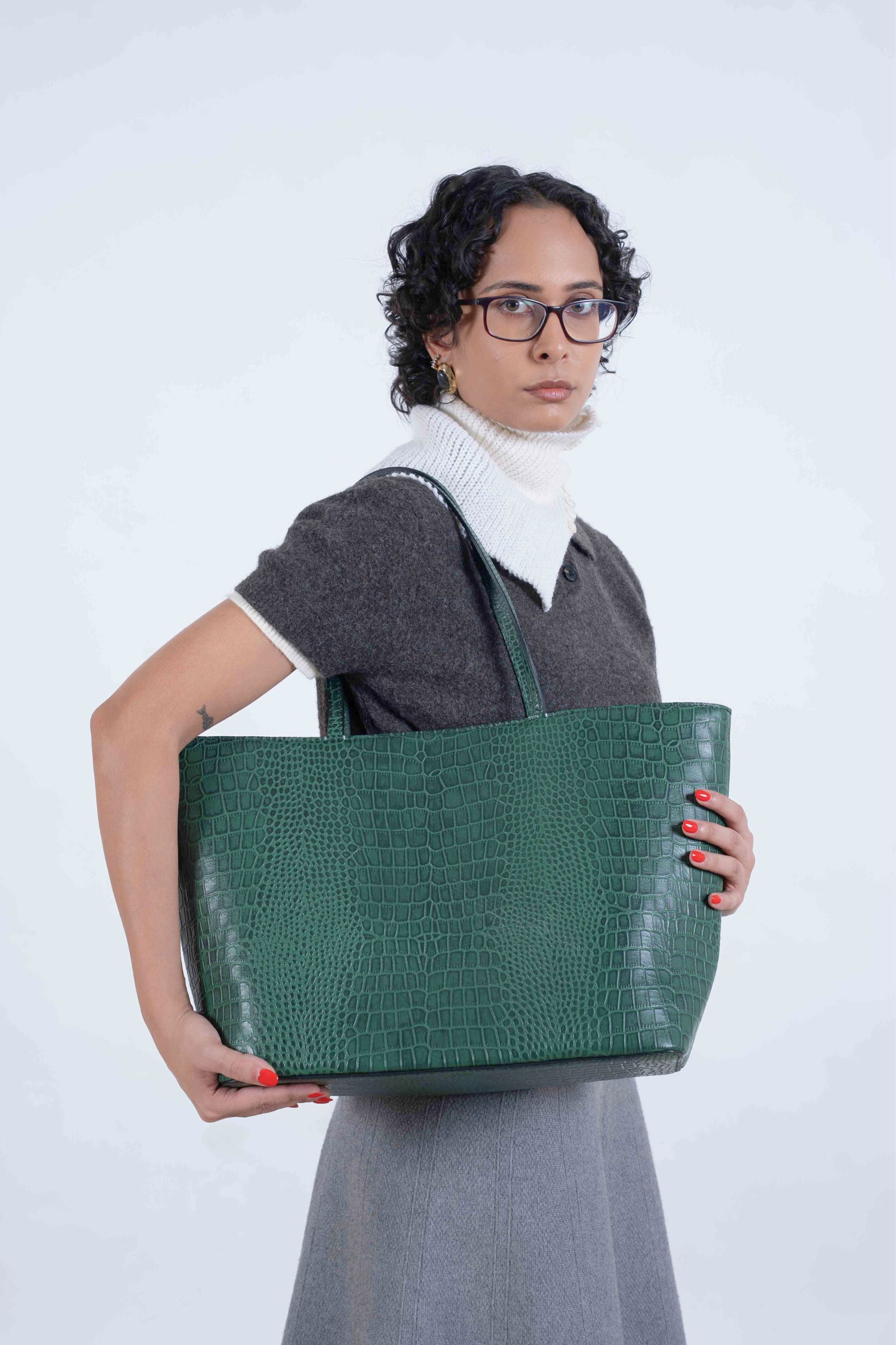 Basic Tote In Forest Green with Eyelet Details
