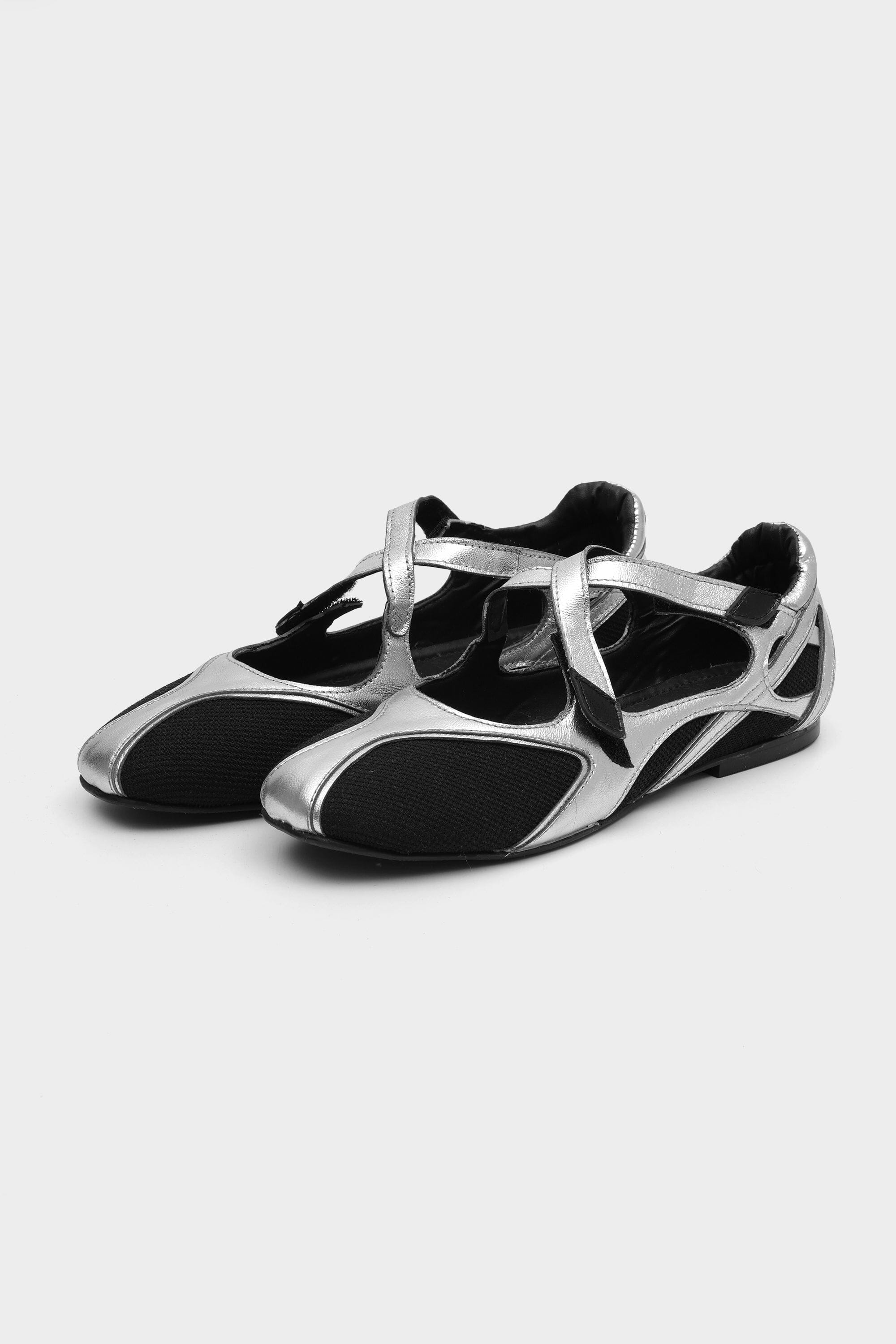 Sneakerina in Silver Mesh