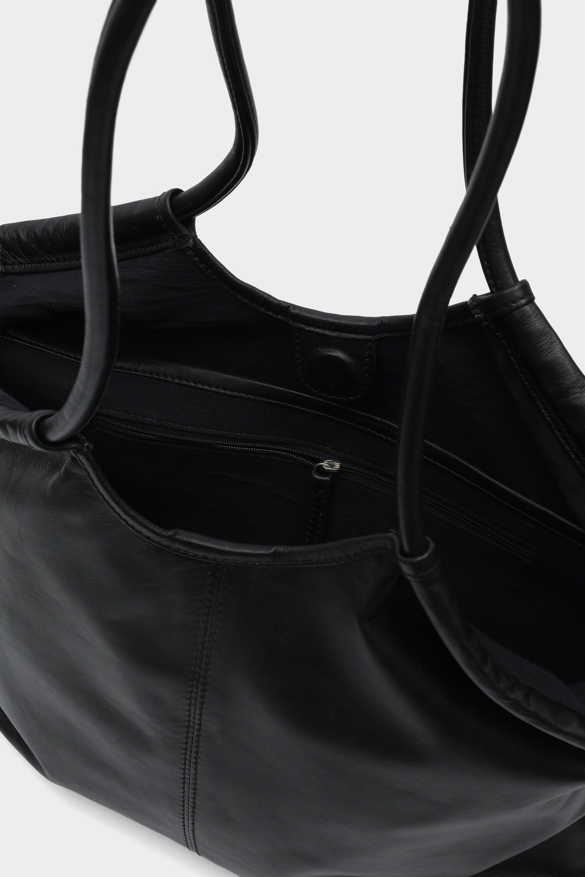 Maxi Tote in Black