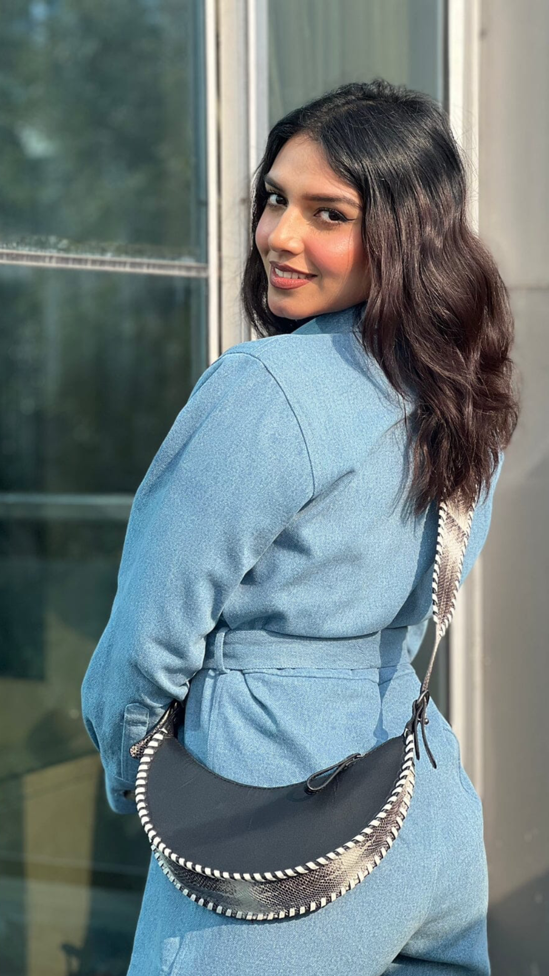 Selena Black Whipstich