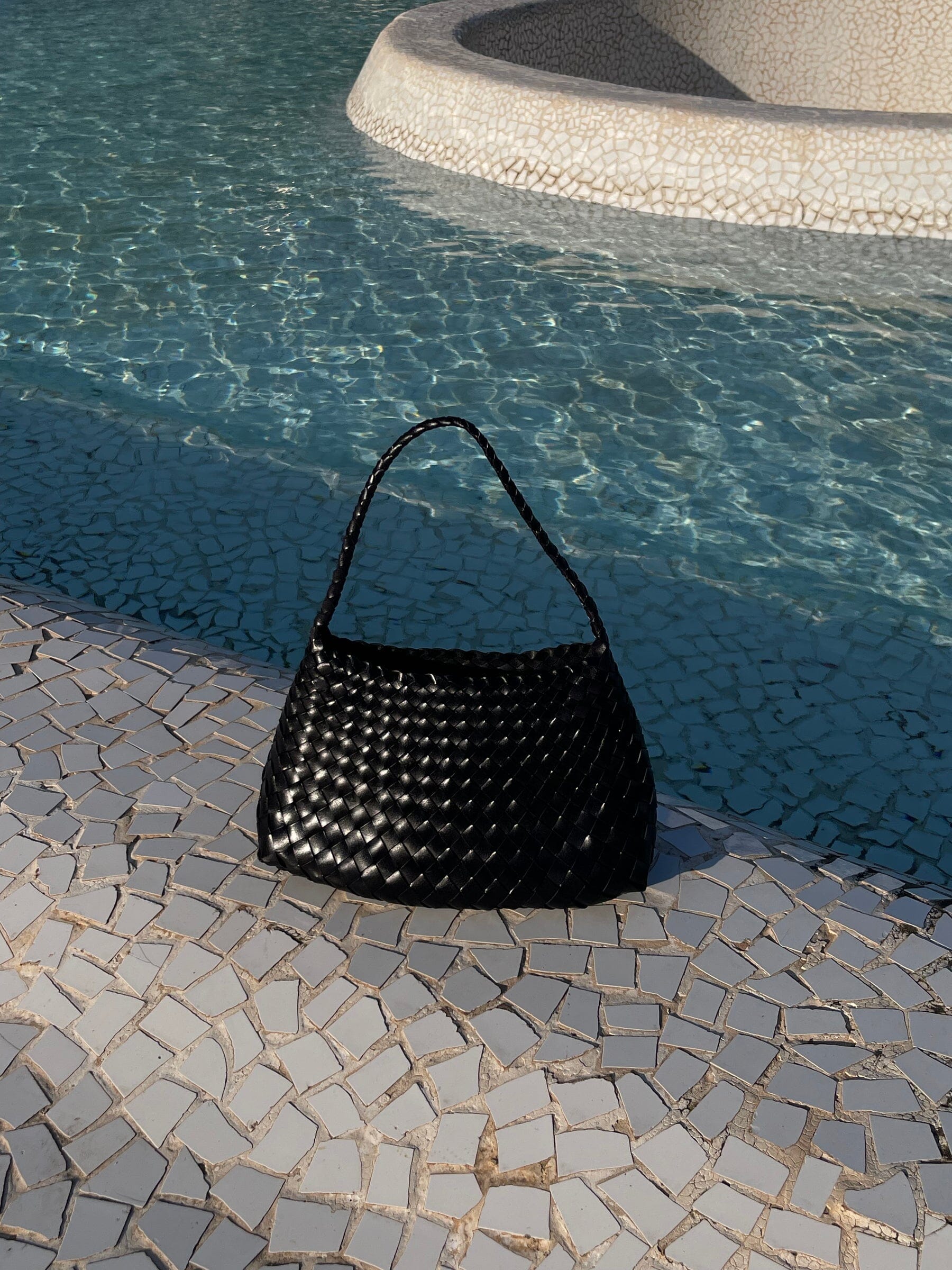 Gaia Single Handle in Black