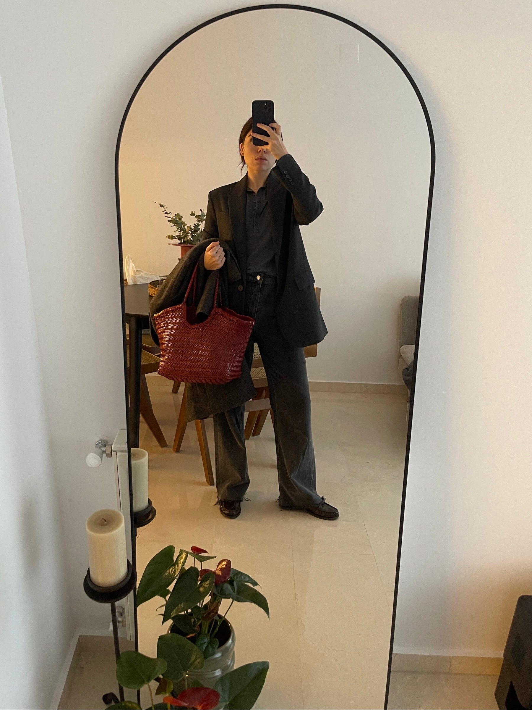 Foyer Tote in Cherry Red Size-16