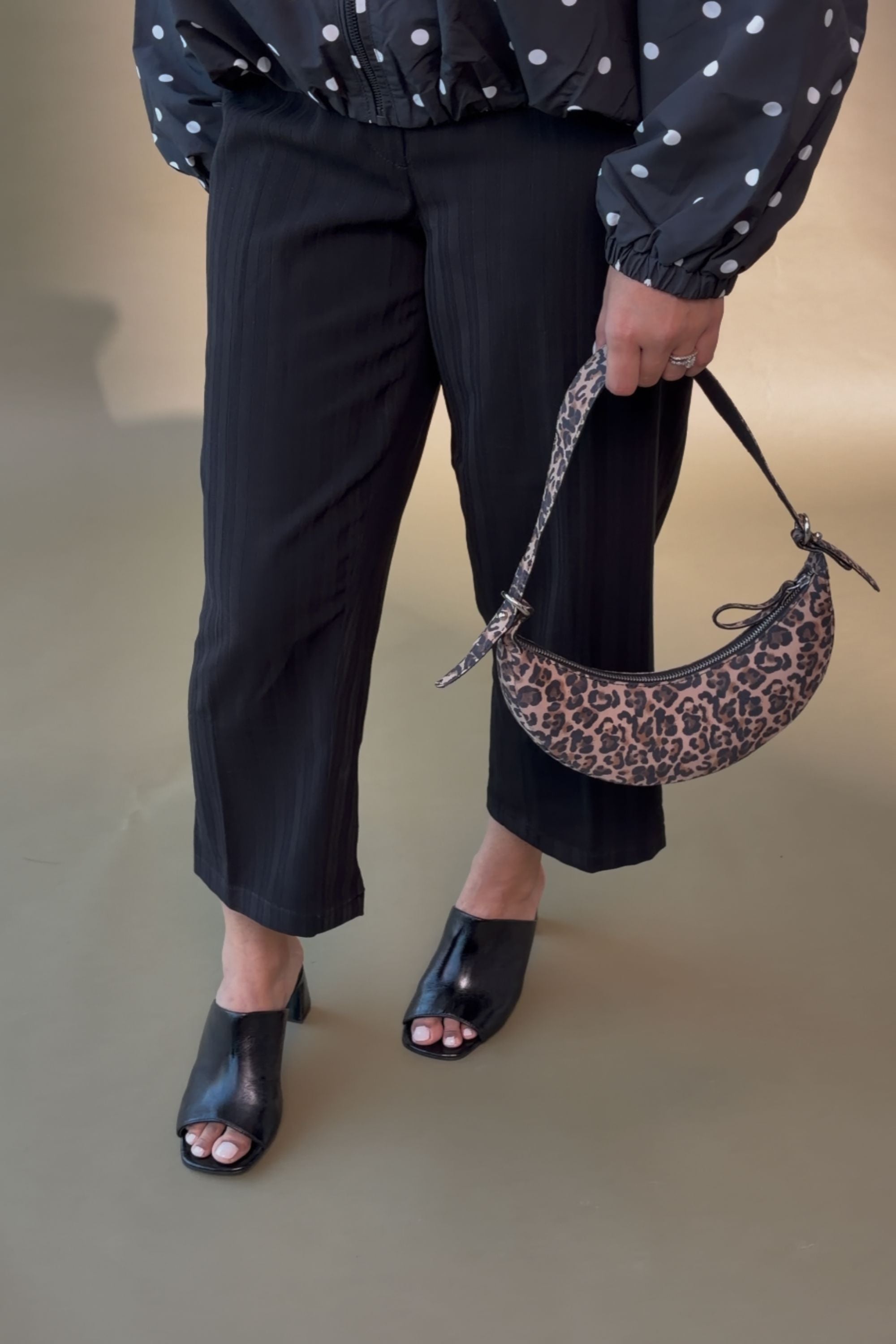 Selena in Beige Leopard