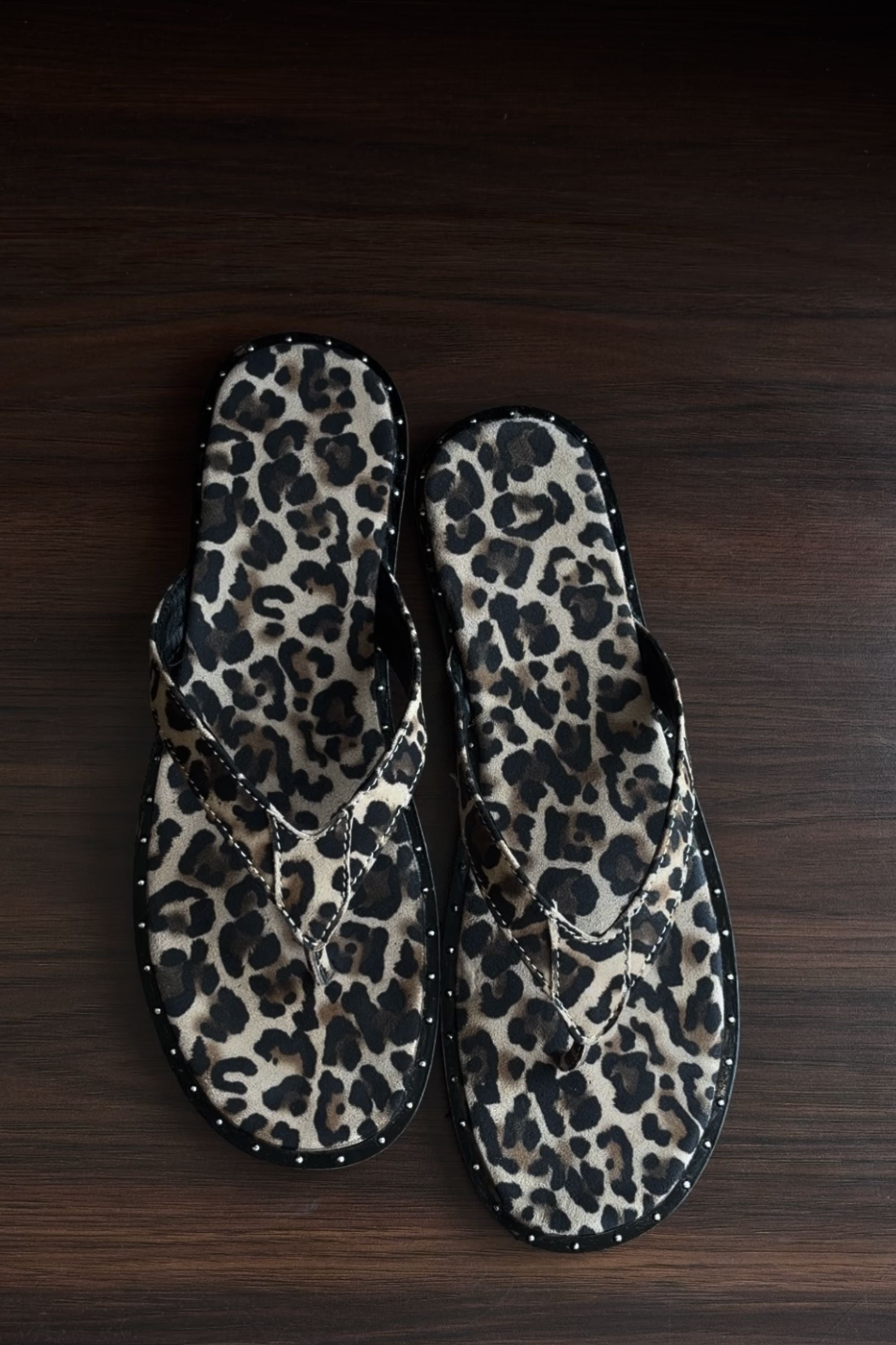 Bare Flip Flops in Beige Leopard