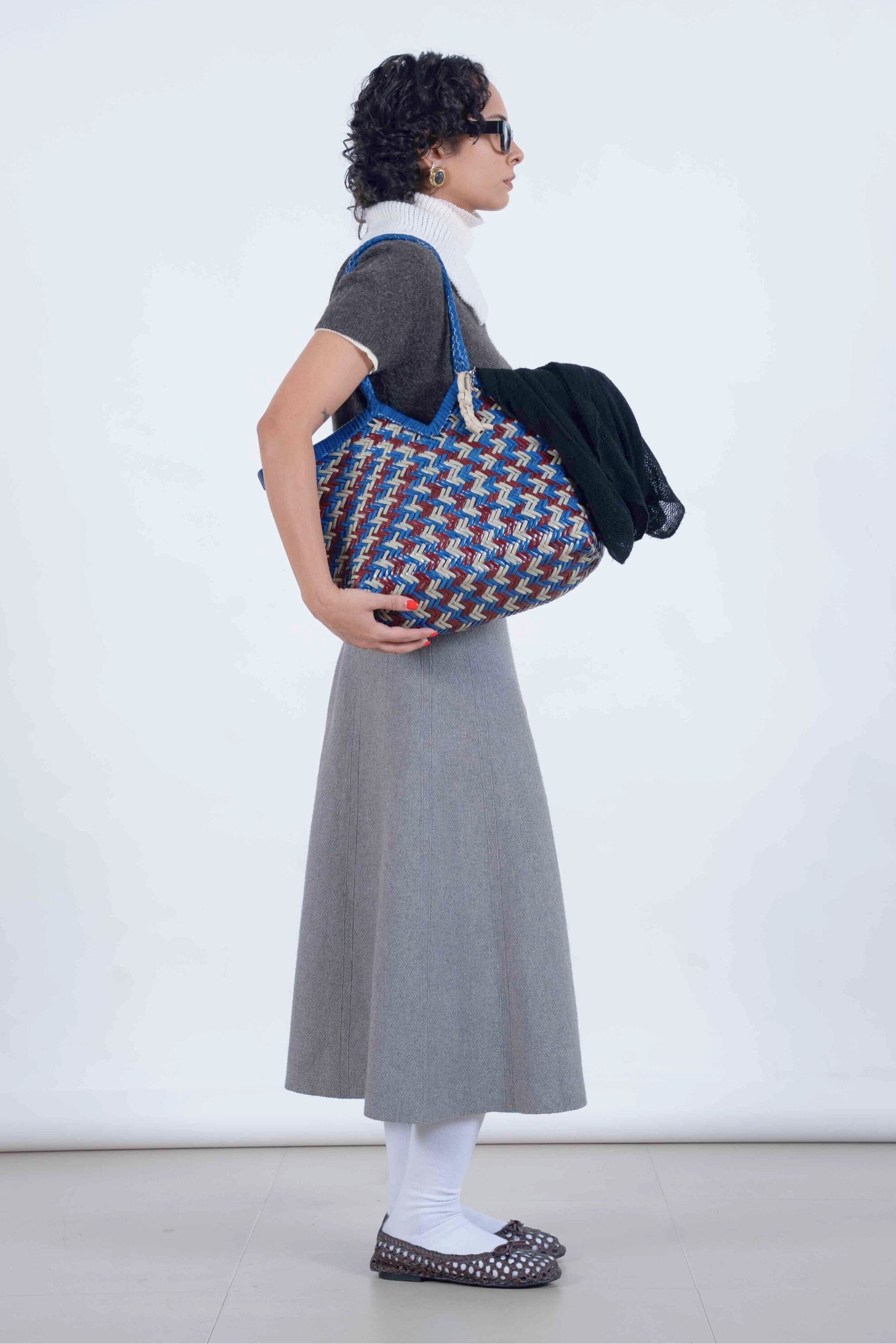 Foyer in Multi Colour | Prominent Colour Navy