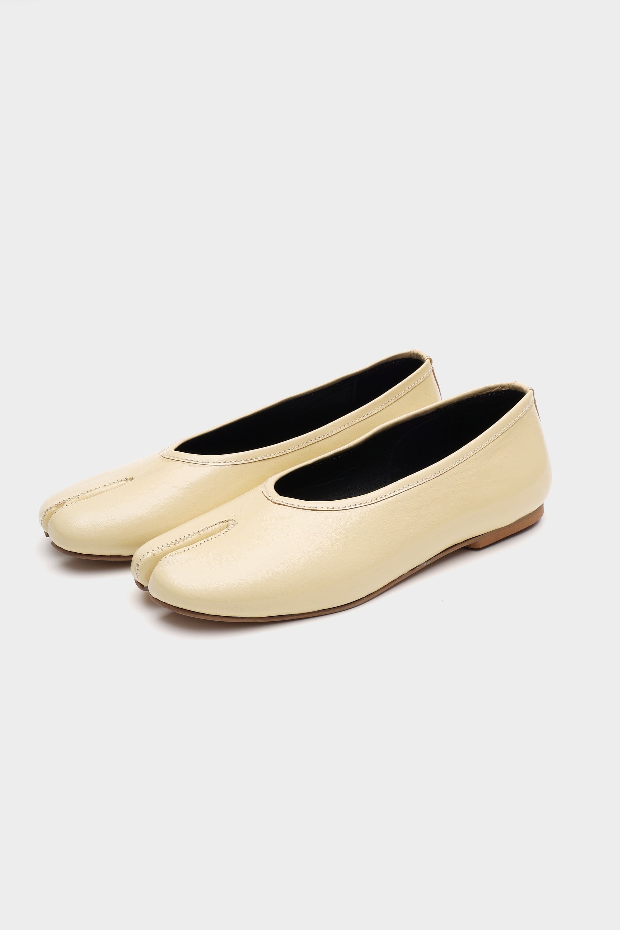 The DUPE in Butter Yellow