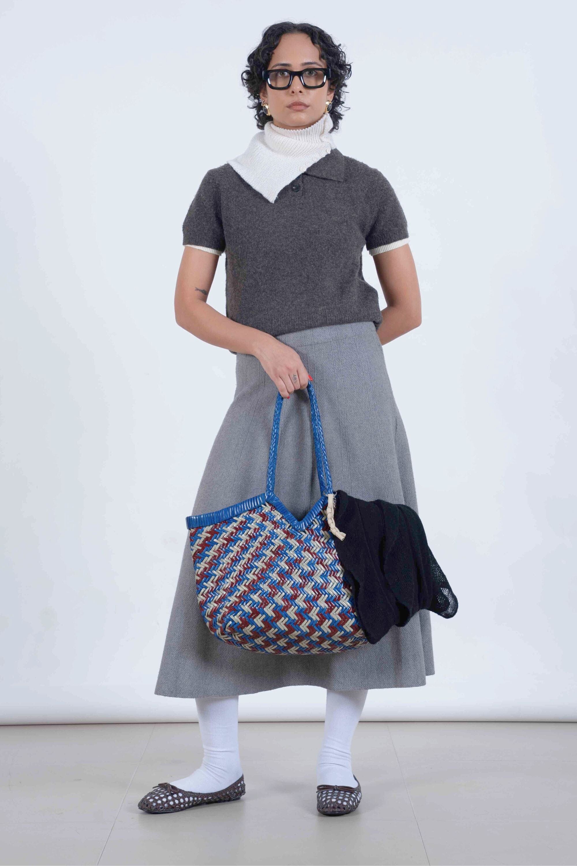 Foyer in Multi Colour | Prominent Colour Navy