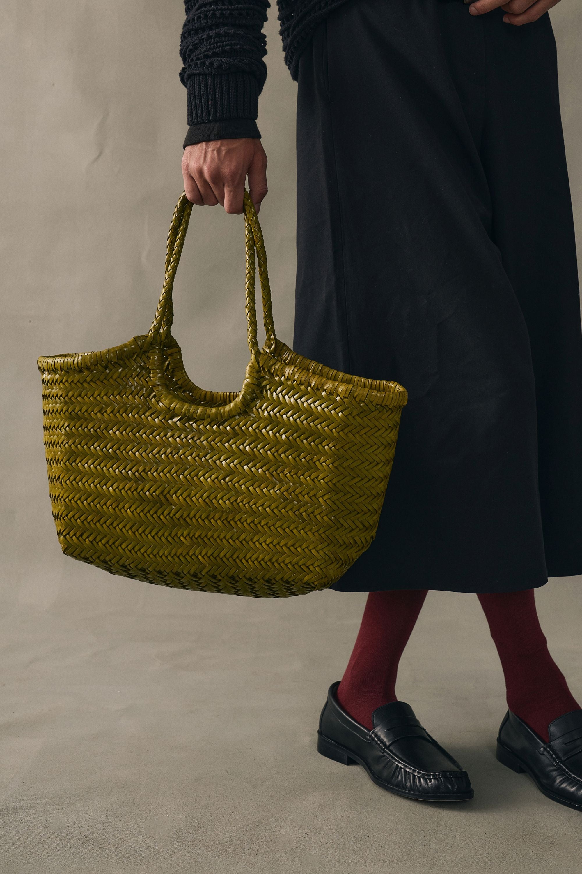 Foyer Tote in Bamboo Green Size-16