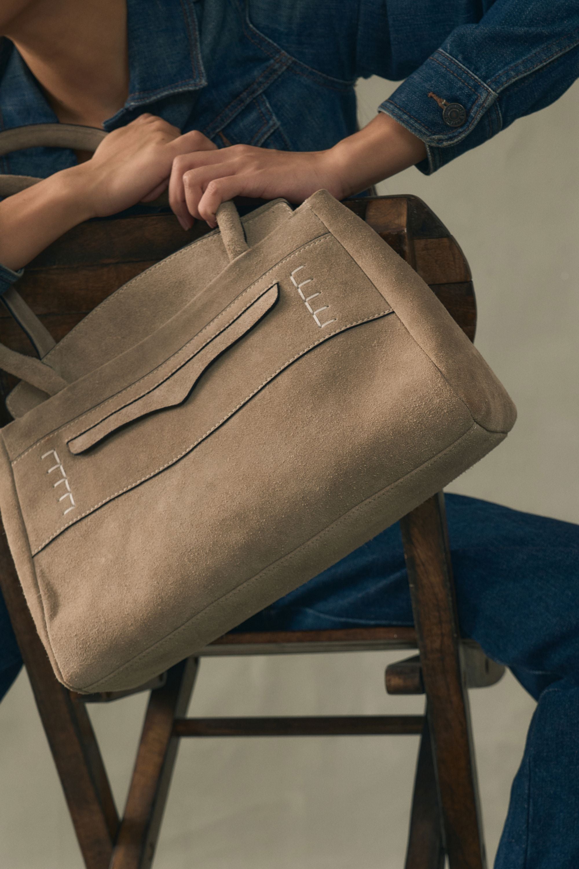 Penny Carryall in Off White Suede