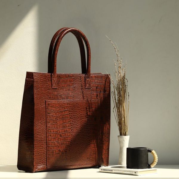 Box Tote in Kaia