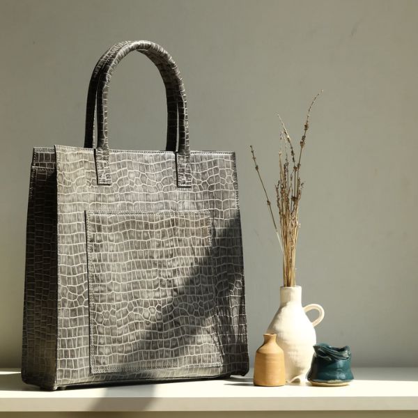 Box Tote in Zoe