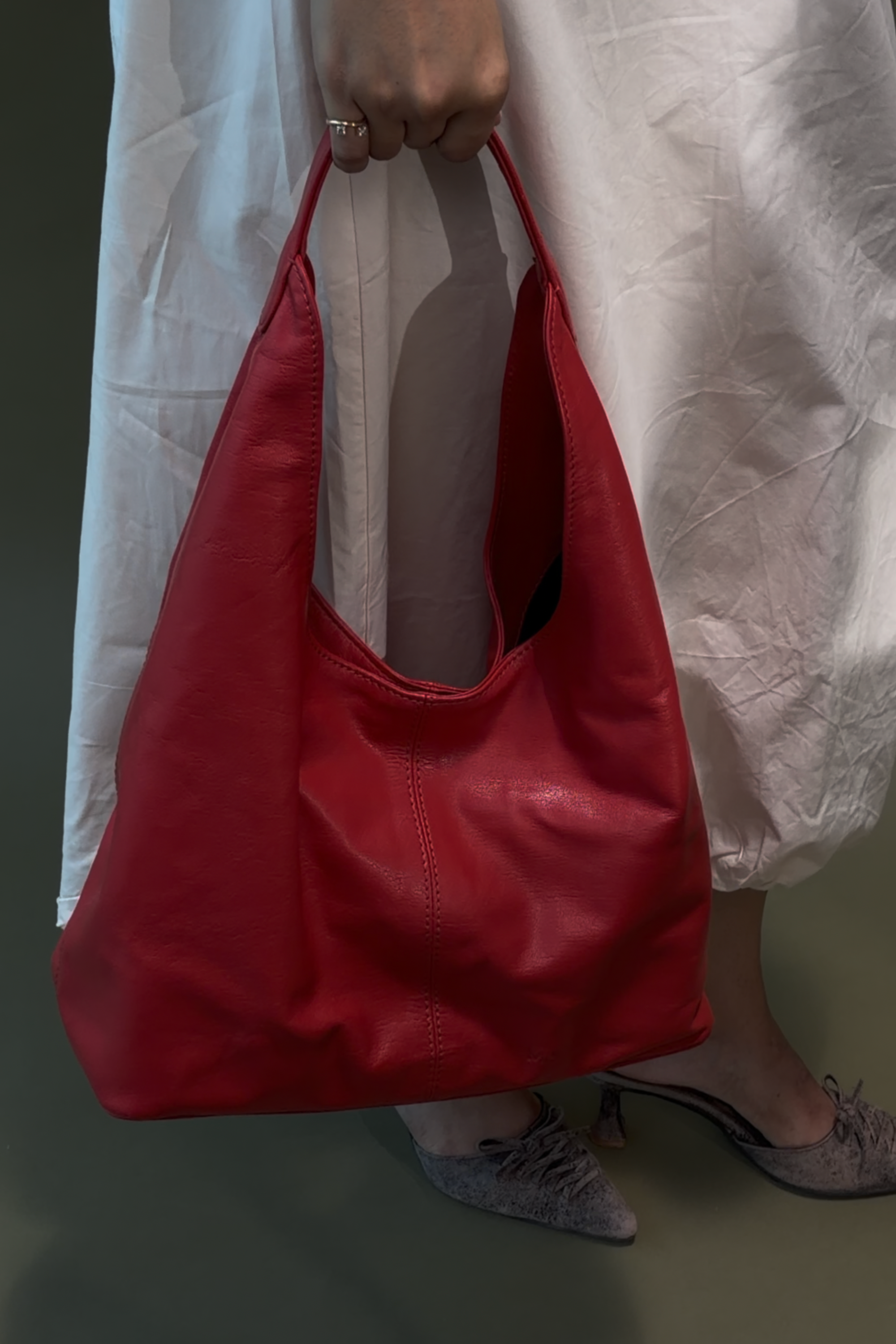 Deve Hobo Tote in Red
