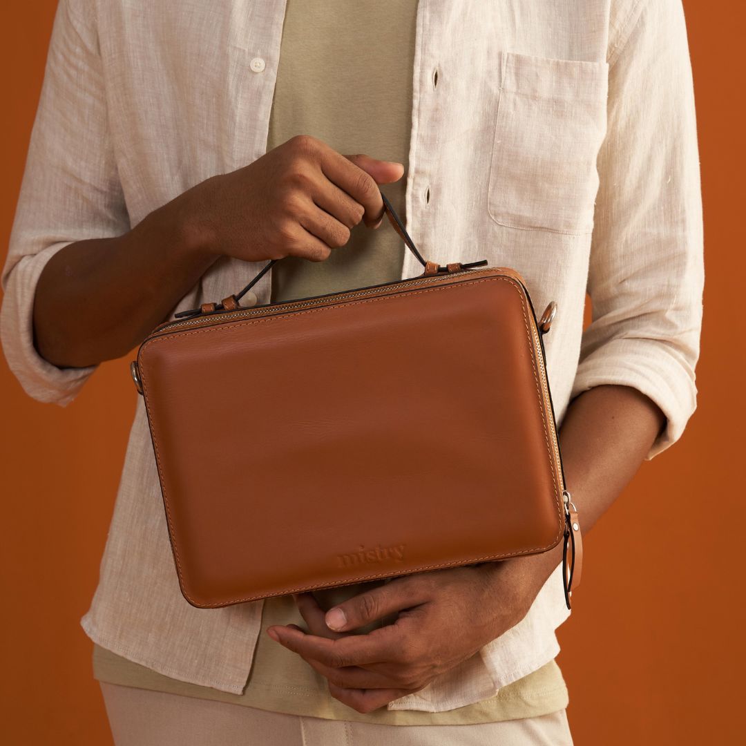 Men's briefcase in Tan